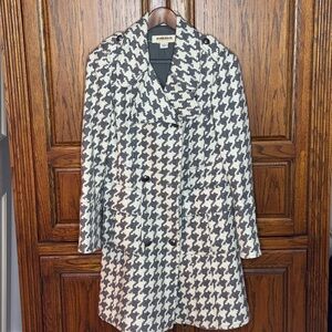 Hydraulic woman’s double breasted coat